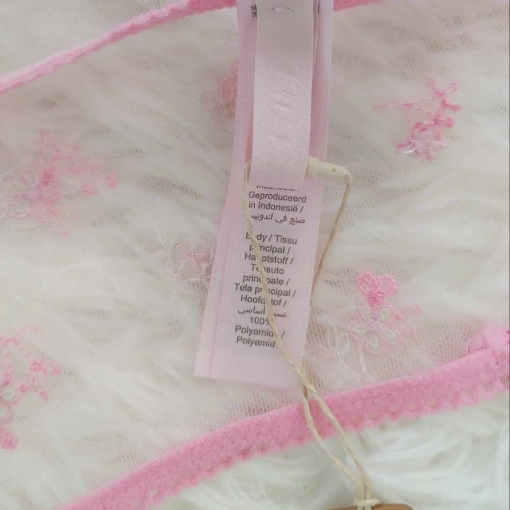 SKIMS Intimate Scoop Cami & Short Set - Picture 15 of 16